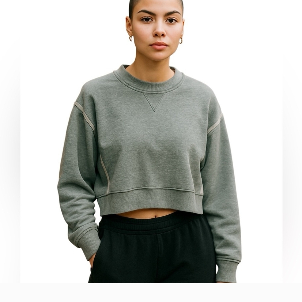 Casual Gray Cropped Sweatshirt